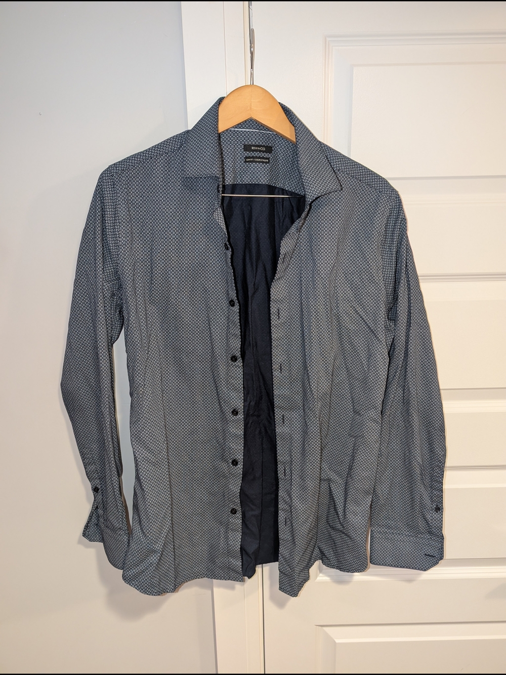 RW&CO. Blue Micro-Pattern Button-Up Dress Shirt
